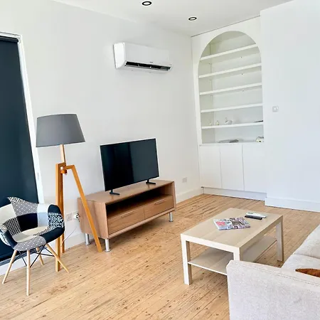 Flat On Mehmet Akif Street Διαμέρισμα *